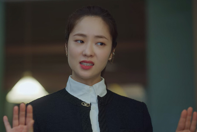 Style ID: Jeon Yeo Bin’s power dressing in ‘Vincenzo’ (фото 151)