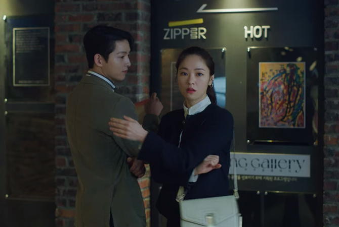 Style ID: Jeon Yeo Bin’s power dressing in ‘Vincenzo’ (фото 152)