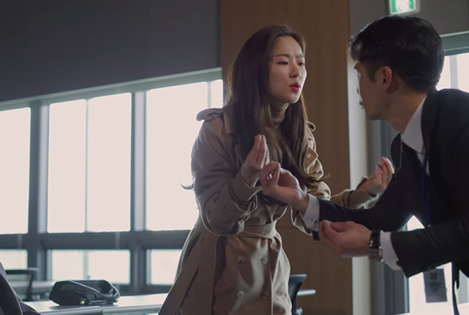 Style ID: Jeon Yeo Bin’s power dressing in ‘Vincenzo’ (фото 110)