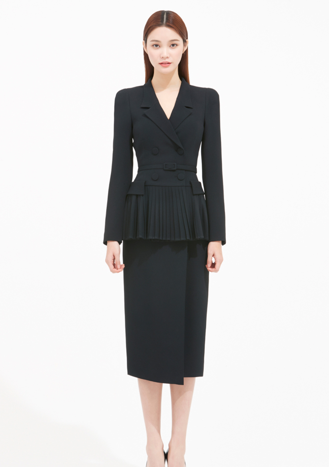 Style ID: Jeon Yeo Bin’s power dressing in ‘Vincenzo’ (фото 118)