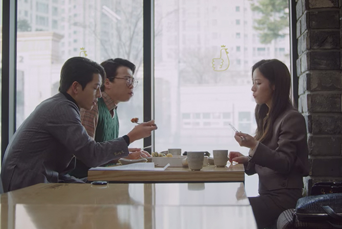 Style ID: Jeon Yeo Bin’s power dressing in ‘Vincenzo’ (фото 140)