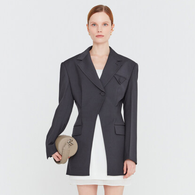 Style ID: Jeon Yeo Bin’s power dressing in ‘Vincenzo’ (фото 143)