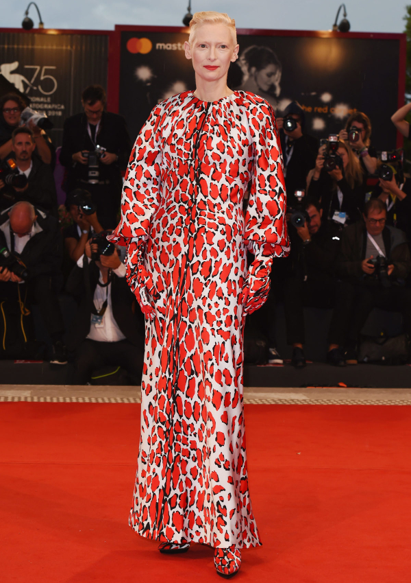 10 Female celebrities who have mastered androgynous fashion (фото 9)