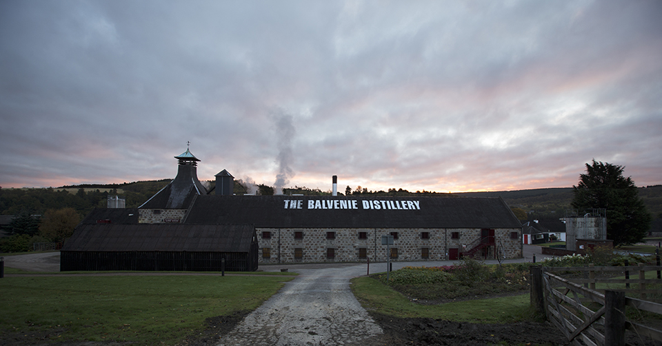 At The Balvenie, whisky is still crafted by hand alongside a ghostly presence known as the Green Lady (фото 1)