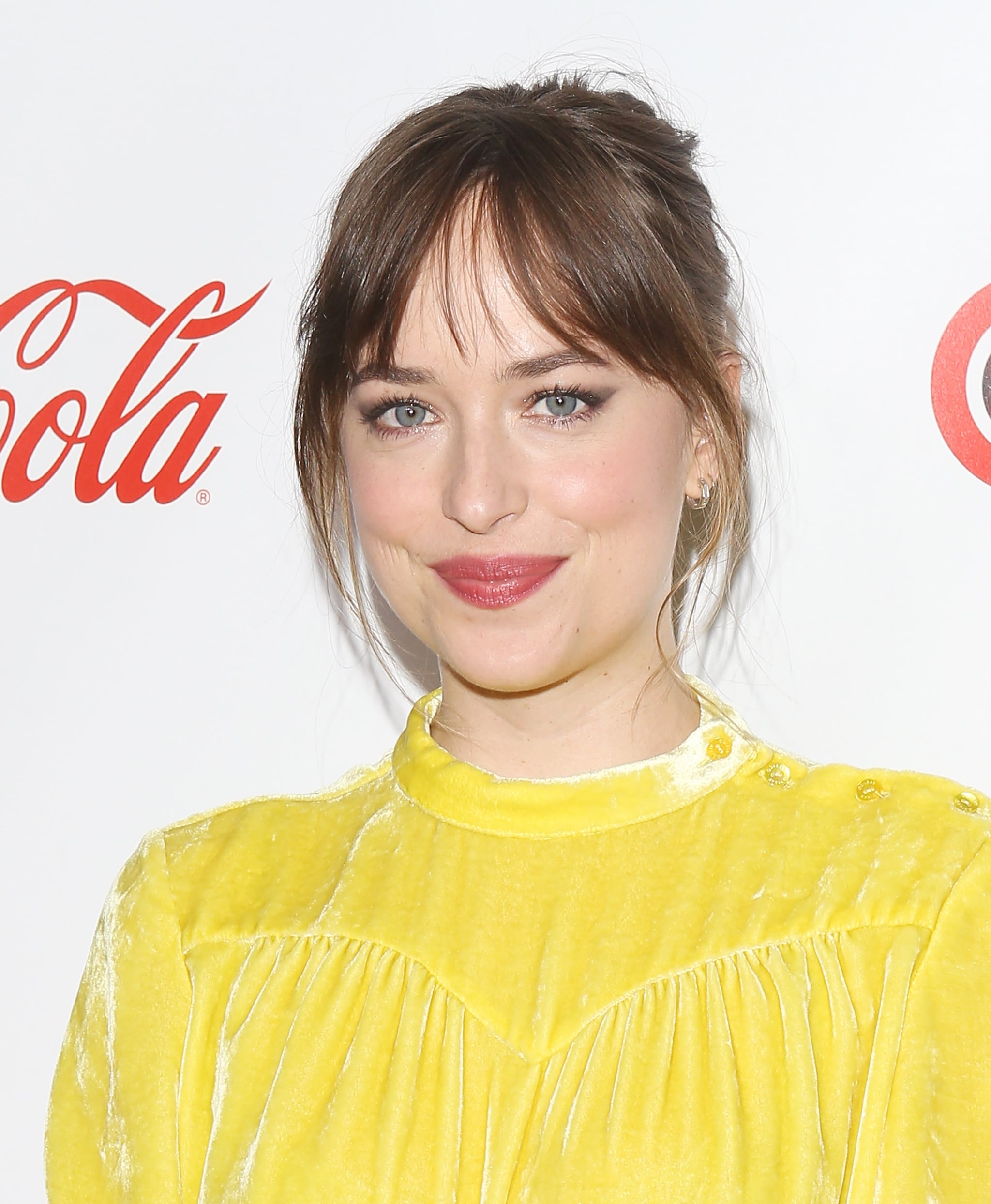 A guide to growing your bangs out, according to our favourite celebrities (фото 4)