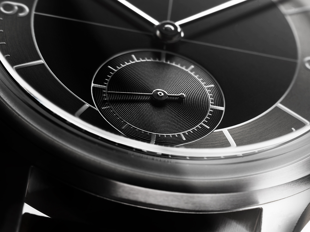 The Longines Heritage Classic now has a black sector dial inspired by watches from the 1930s (фото 2)