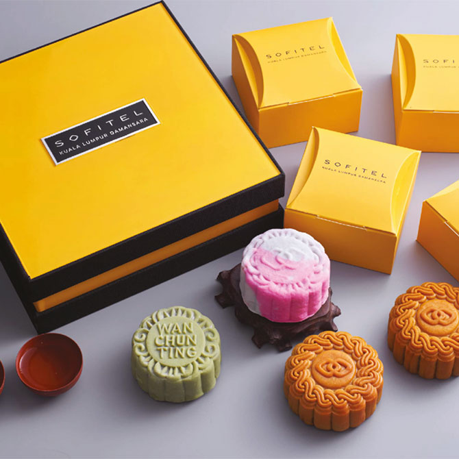 The Most Luxurious Mooncake Boxes in Mid-Autumn 2021