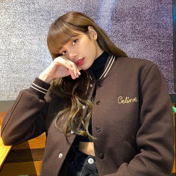 Shop the Look: How to dress like Lisa from Blackpink (фото 8)