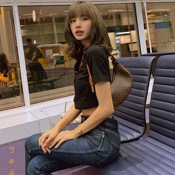 Shop the Look: How to dress like Lisa from Blackpink (фото 21)