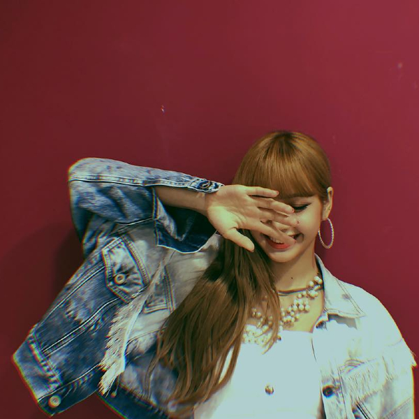 Shop the Look: How to dress like Lisa from Blackpink (фото 27)