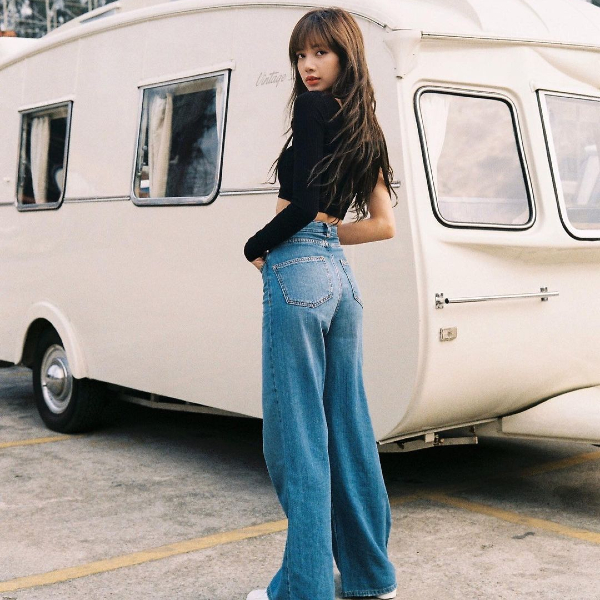 Shop the Look: How to dress like Lisa from Blackpink (фото 52)