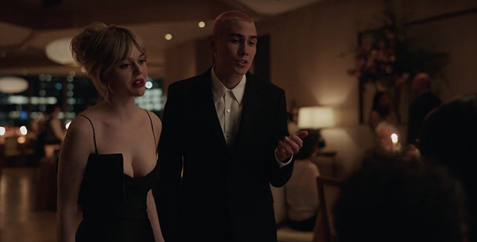 Style ID: The designer wardrobes of ‘Gossip Girl’ 2.0 is gender-fluid and full of it-bags (фото 39)
