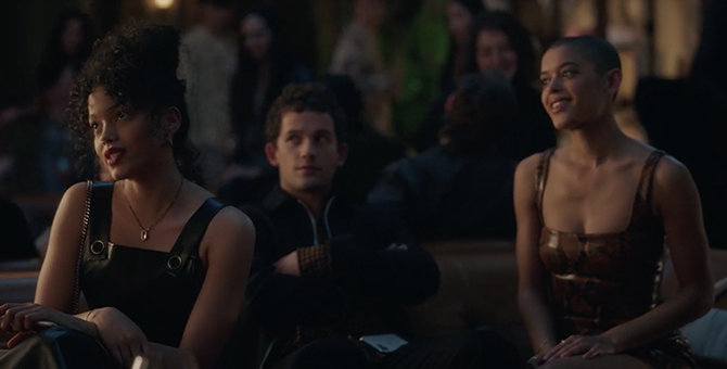 Style ID: The designer wardrobes of ‘Gossip Girl’ 2.0 is gender-fluid and full of it-bags (фото 106)