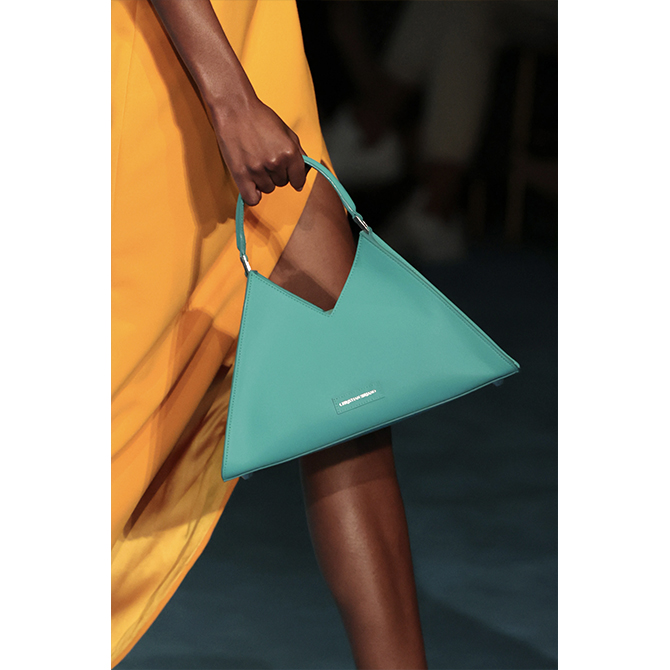 SS22 Accessories: Our favourite bags and shoes from the runways (фото 21)