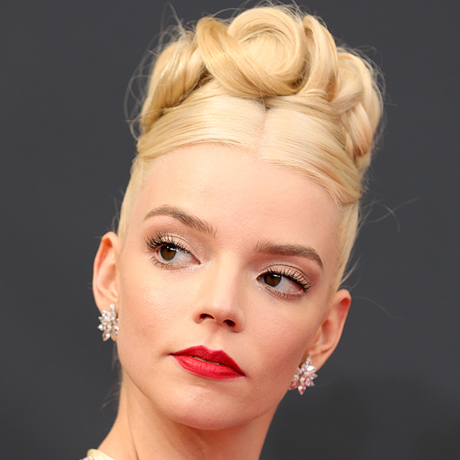 11 Beauty looks from the Emmy Awards red carpet that we cannot get over (фото 2)
