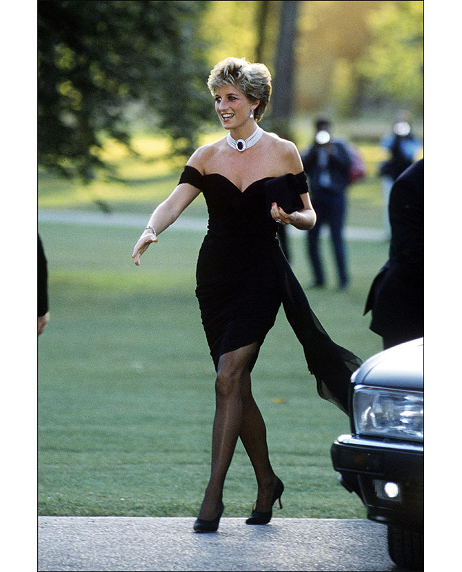 A lady and her purse: The iconic designer bags of Princess Diana (фото 13)