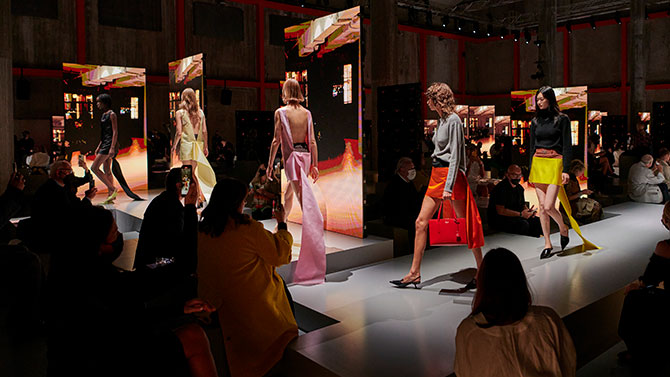 Milan Fashion Week Spring/Summer 2022: Prada, Fendi, Jimmy Choo and more (фото 52)