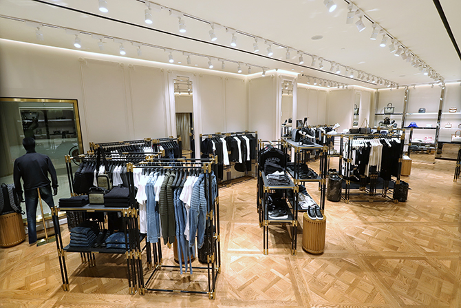 Balmain has opened its first Malaysian flagship store in KL (фото 4)