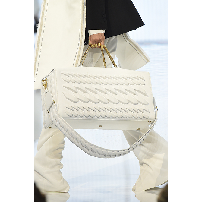 SS22 Accessories: Our favourite bags and shoes from the runways (фото 121)