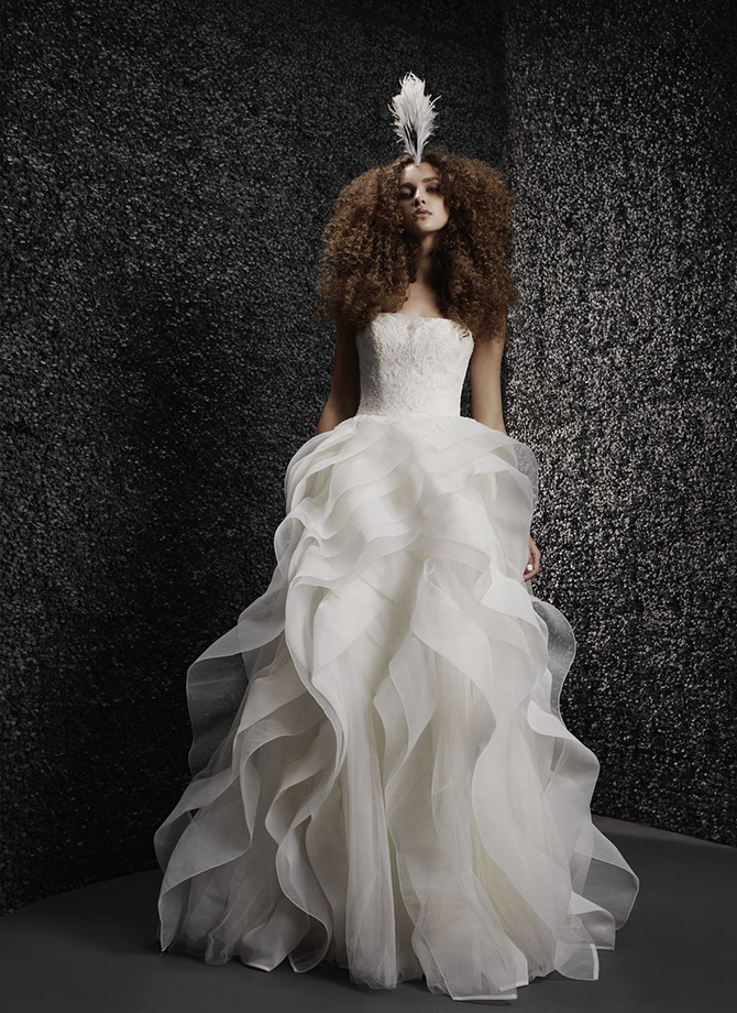 Corsets, cut-outs and gloves: The top bridal trends that'll rule weddings in 2022 (фото 7)