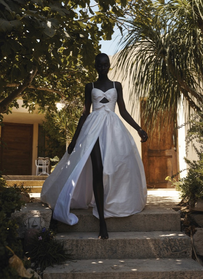 Corsets, cut-outs and gloves: The top bridal trends that'll rule weddings in 2022 (фото 18)