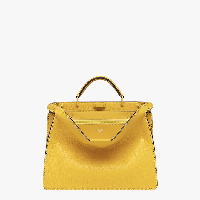 New month, new bags: October ’21 edition—from Balenciaga, Fendi, Kate Spade and more (фото 23)
