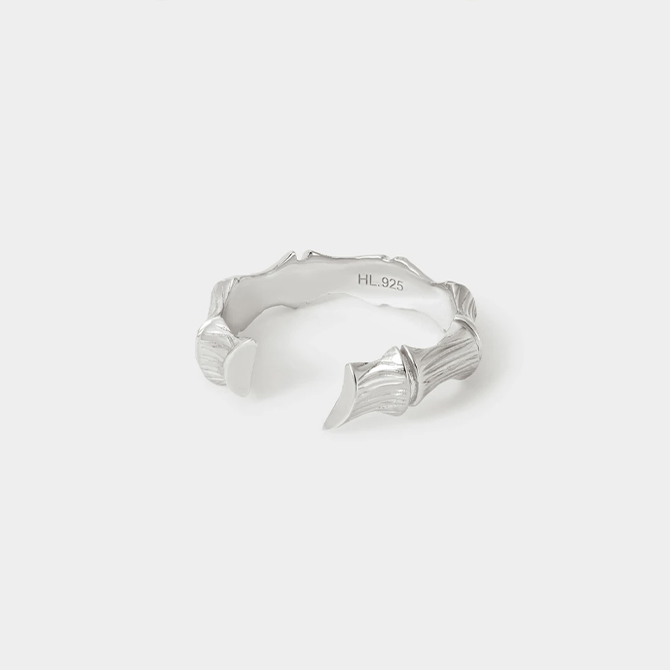 Diamonds are a man's best friend...? Here are 9 stylish men's jewellery brands to up your bling game (фото 18)