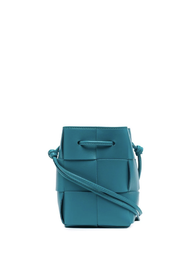 Bucket list: Why the fun yet practical bucket bag is the must-have of the season (фото 11)