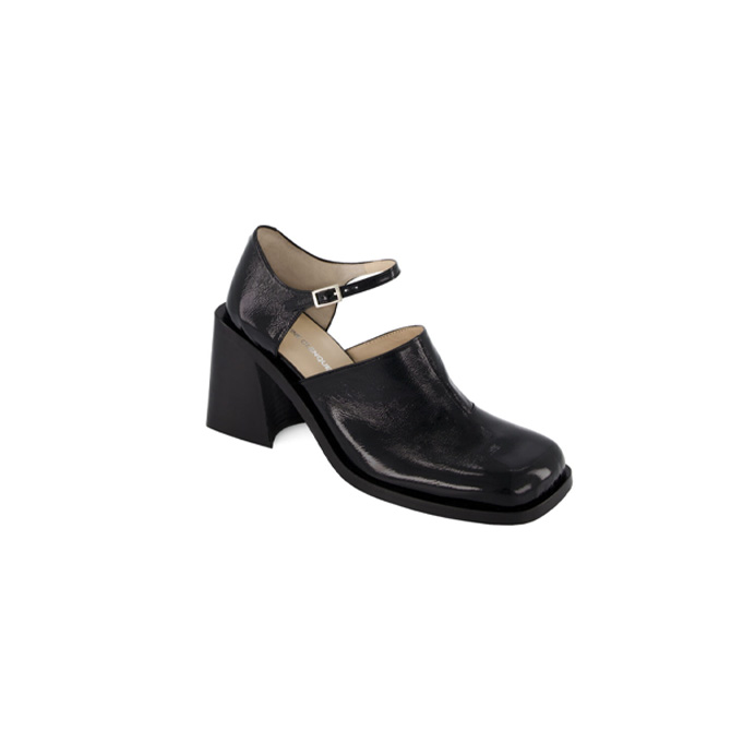 Trend alert! Mary-Janes are here to stay (for women and men) (фото 10)
