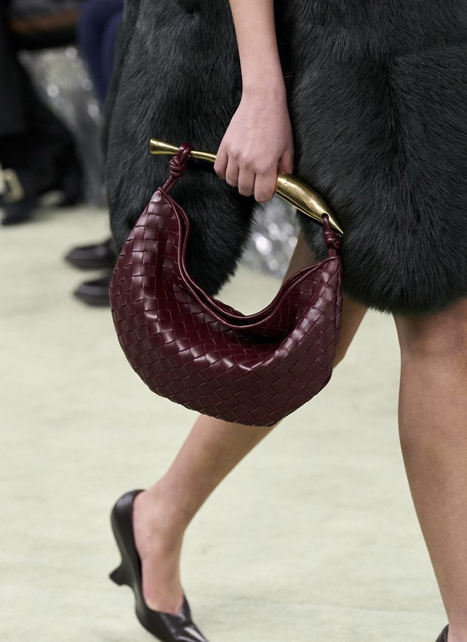 AW22 Accessories: Our favourite trends to try now (and pieces to score later) (фото 15)