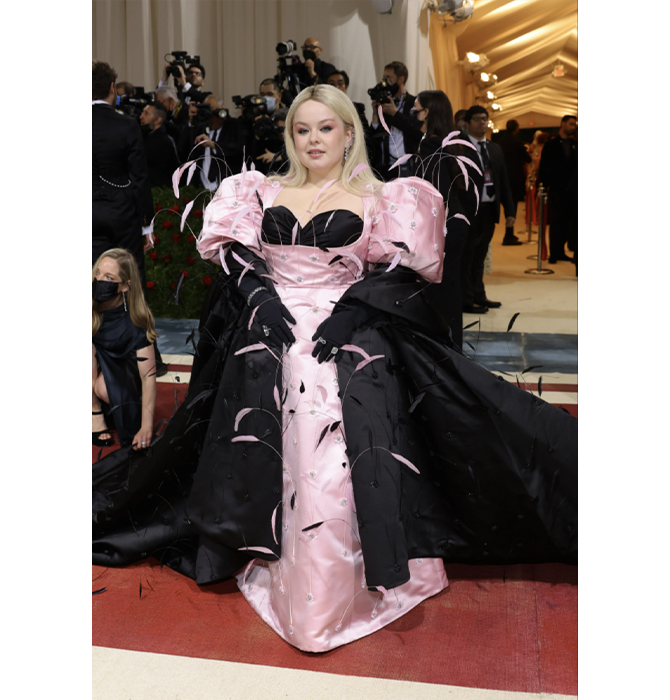 Corset central: The best 'Gilded Glamour' looks from the Met Gala 2022 (фото 21)