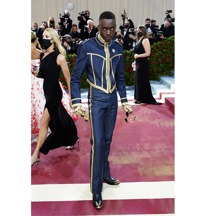 Corset central: The best 'Gilded Glamour' looks from the Met Gala 2022 (фото 24)