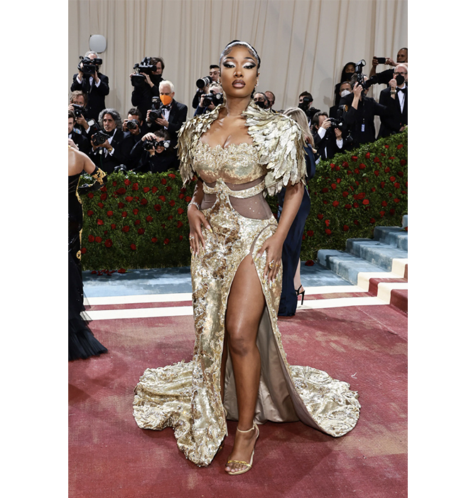 Corset central: The best 'Gilded Glamour' looks from the Met Gala 2022 (фото 20)