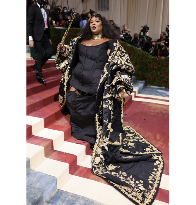 Corset central: The best 'Gilded Glamour' looks from the Met Gala 2022 (фото 15)