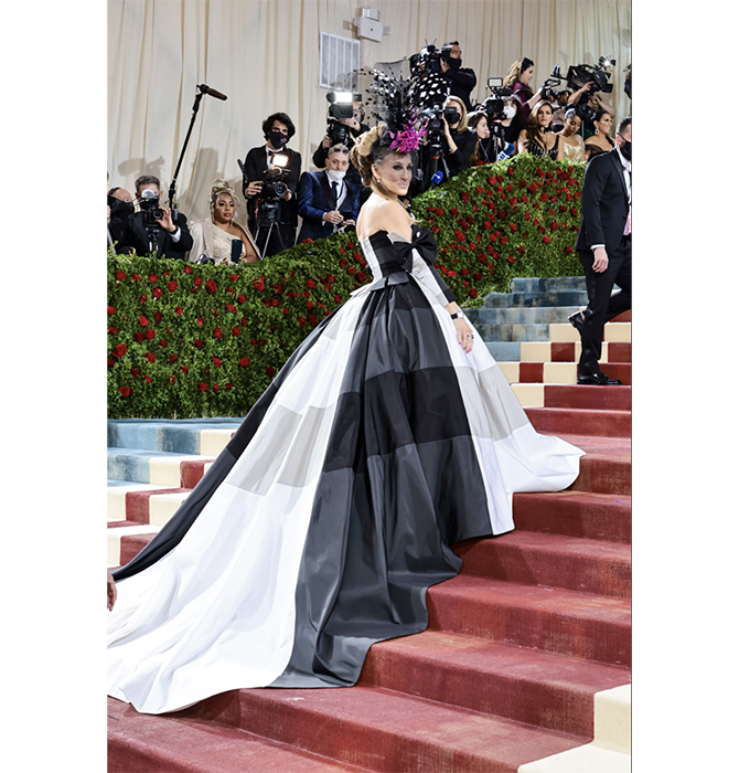 Corset central: The best 'Gilded Glamour' looks from the Met Gala 2022 (фото 10)