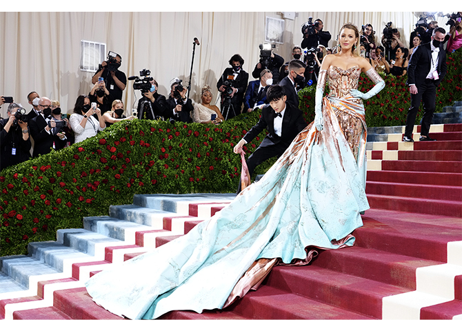 Corset central: The best 'Gilded Glamour' looks from the Met Gala 2022 (фото 2)