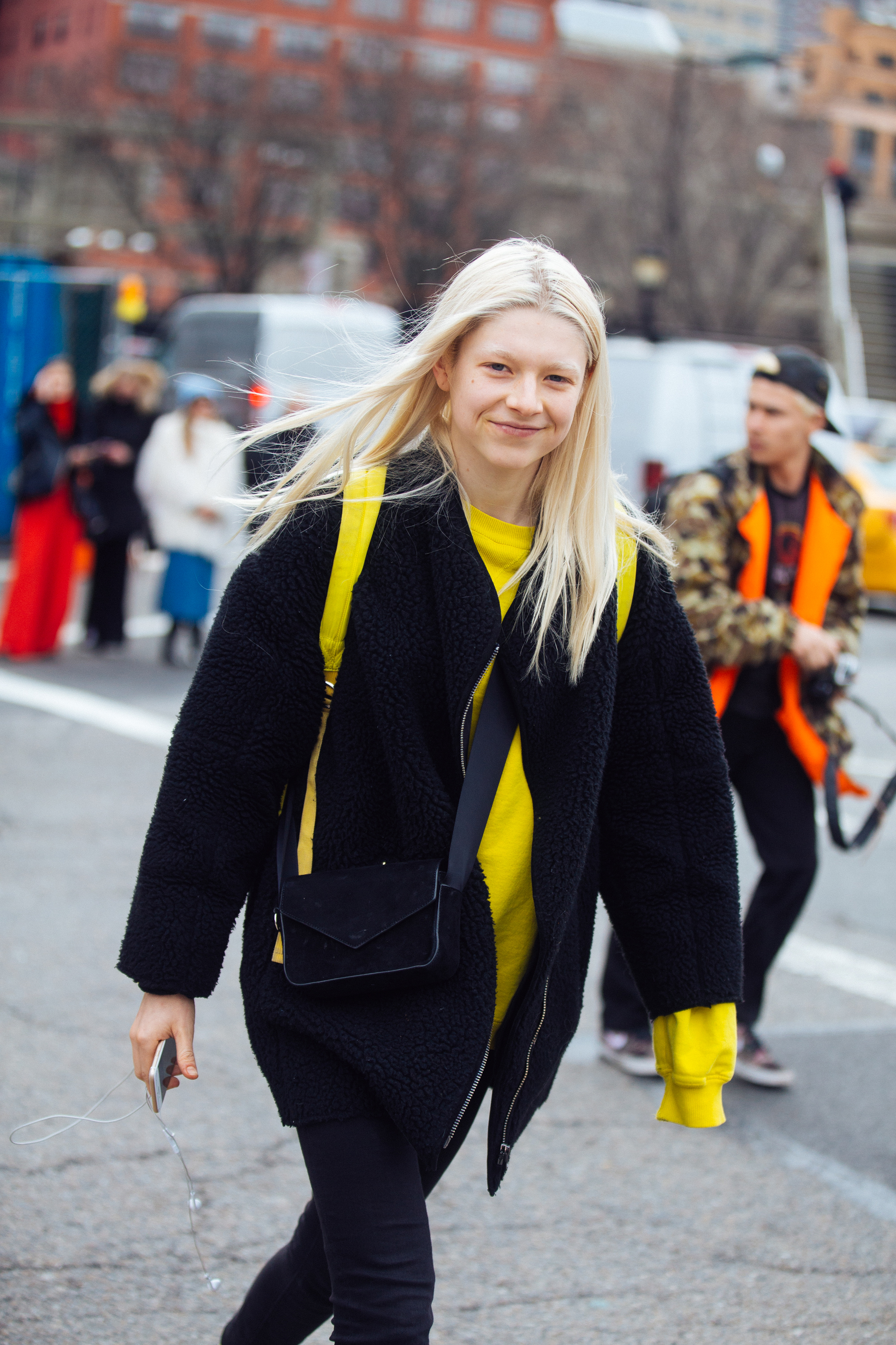 The best street style looks from 'Euphoria' star Hunter Schafer (фото 2)