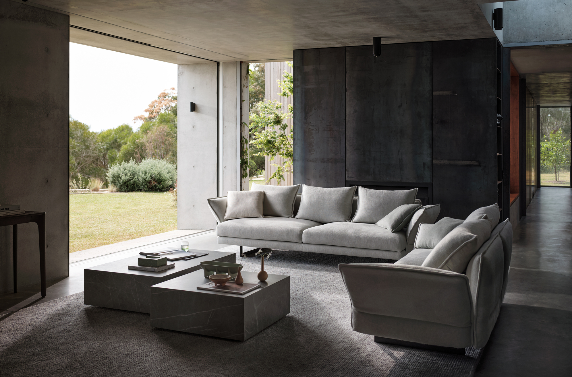 Bring clean minimalism to your home with contemporary pieces from King Living (фото 14)