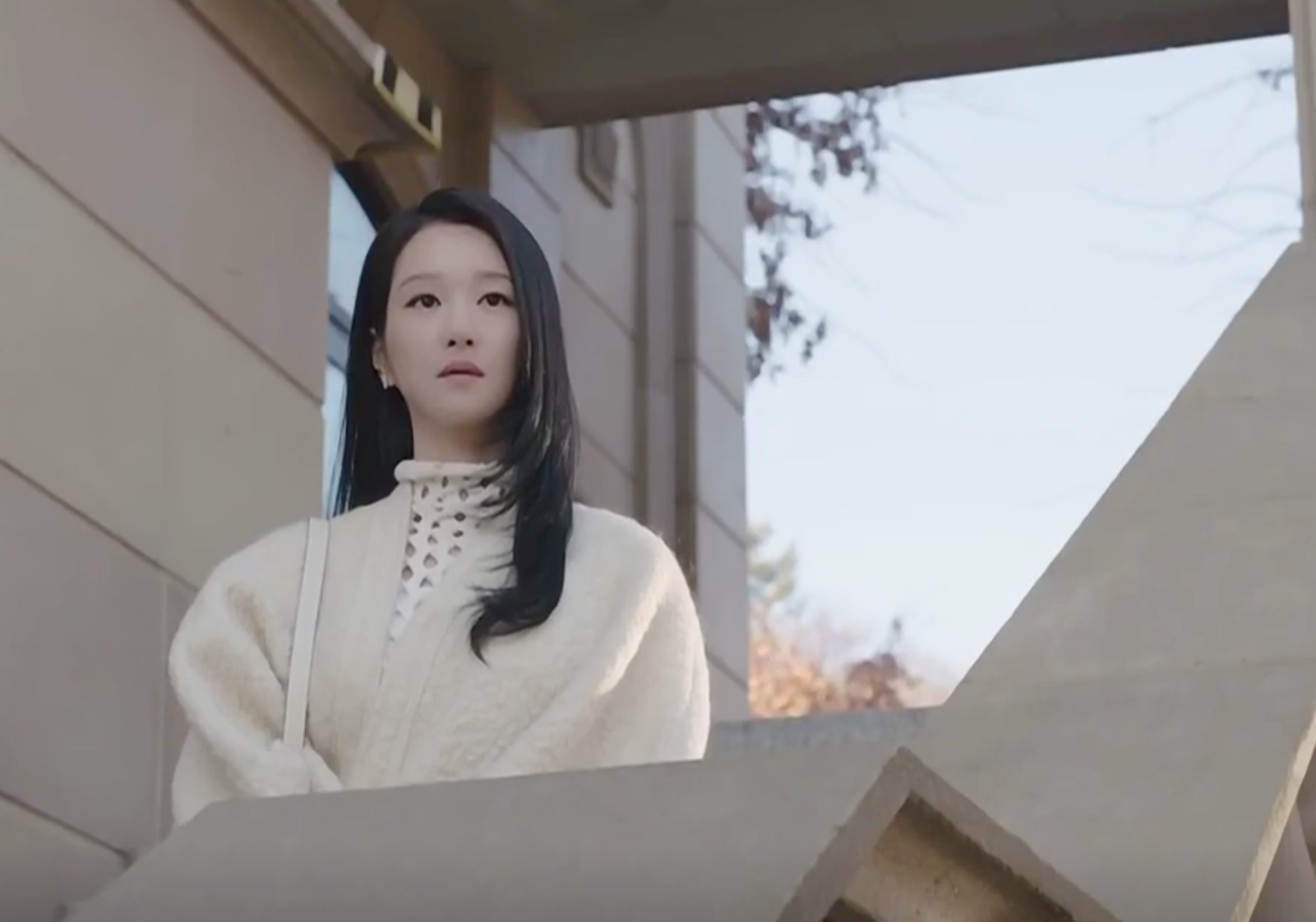 Style ID: All the luxury designer brands donned by Seo Ye-Ji in ‘Eve’ (фото 10)