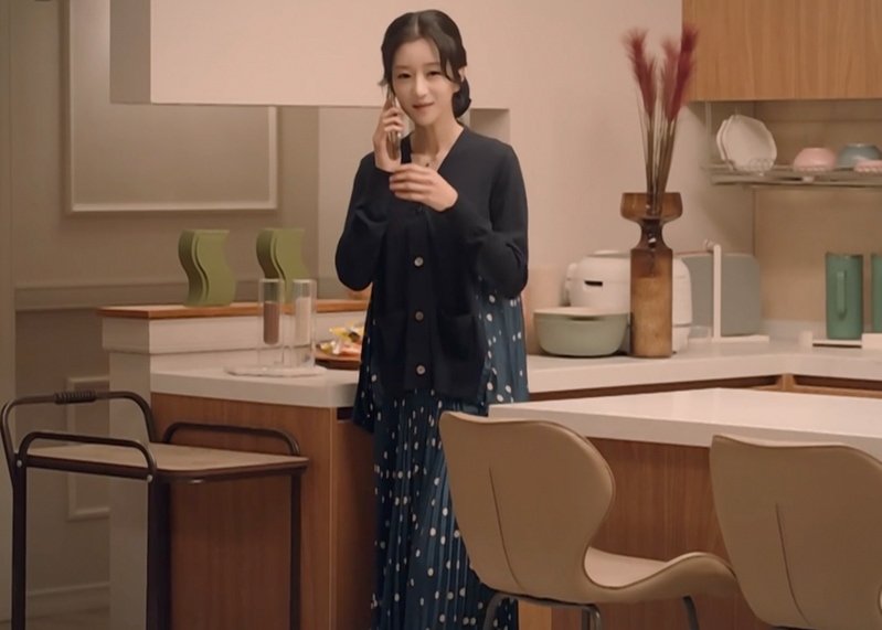 Style ID: All the luxury designer brands donned by Seo Ye-Ji in ‘Eve’ (фото 28)