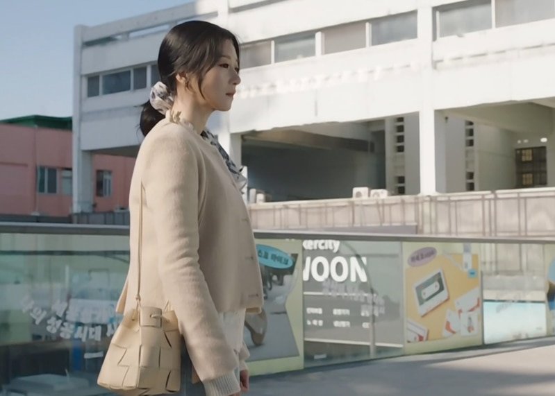 Style ID: All the luxury designer brands donned by Seo Ye-Ji in ‘Eve’ (фото 35)