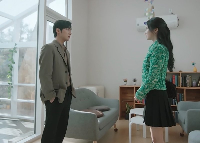 Style ID: All the luxury designer brands donned by Seo Ye-Ji in ‘Eve’ (фото 73)
