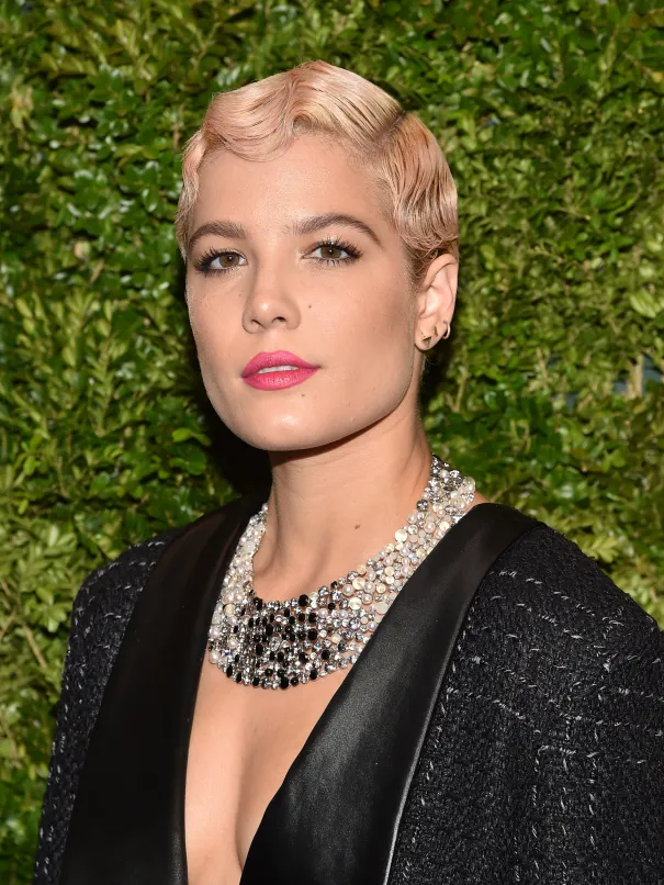 How to grow out your pixie cut without the awkward phase, according to your favourite celebrities (фото 1)