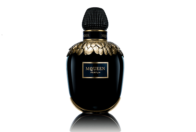 Alexander McQueen's first fragrance under Sarah Burton available in stores this December (фото 1)