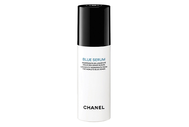 Chanel is revolutionising anti-ageing beauty rituals with its latest Blue Serum (фото 1)