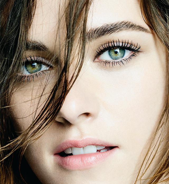 Kristen Stewart reveals a different side for Chanel Eyes Collection (фото 1)