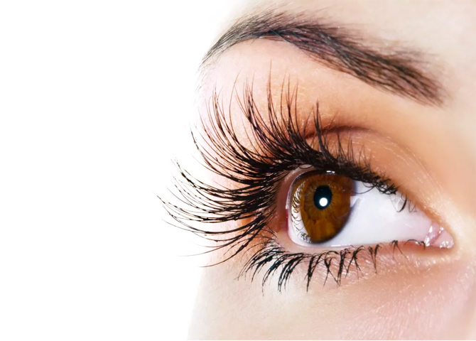 Lash lifts: All you need to know about this new alternative to lash extensions (фото 1)