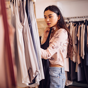 6 Simple tips on how to shop for clothes (and get the right fit) without trying them on