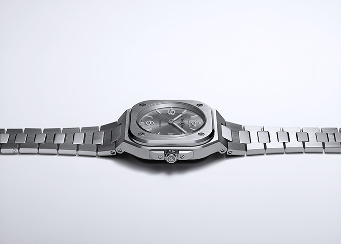 Bell & Ross introduces its sleekest, most refined silhouette yet in the BR 05 (фото 2)