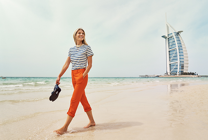 Gwyneth Paltrow in Dubai on Kite Beach